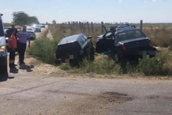 Accident grav în Galați. 3 mașini implicate, 5 oameni au ajuns la spital