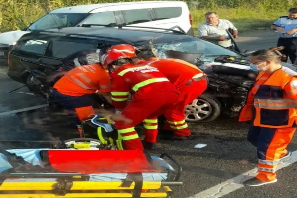 Accident grav la ieșire din Mihăilești. Patru victime, în urma unui impact violent - FOTO