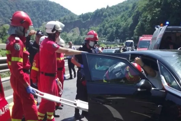Accident grav în Brașov. Un bărbat a murit, alte cinci persoane au fost grav rănite
