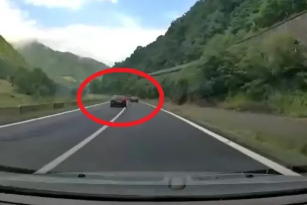 VIDEO - Accident teribil pe Valea Oltului, surprins de camera auto de la bordul unei mașini