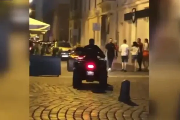 Scene incredibile, în centrul Timişoarei. Cursă cu ATV-urile printre pietoni - VIDEO