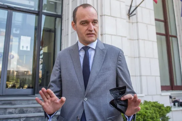 Dan Vîlceanu: „Parlamentarii liberali vor participa la votul din Parlament pentru Guvernul Dacian Cioloş, dar nu vor vota”