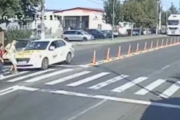 Cum a reușit un șofer, care nu a acordat prioritate pietonilor, să scape de amendă și să-și recapete permisul