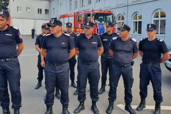 Cei 10 pompieri care se întorceau acasă din misiunea din Grecia - INTERVENȚIE urgentă la un accident rutier la intrarea în Tg. Mureș