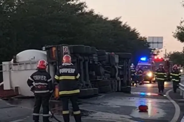 O cisternă s-a răsturnat, în Constanța. Șoferul a fugit de la locul accidentului