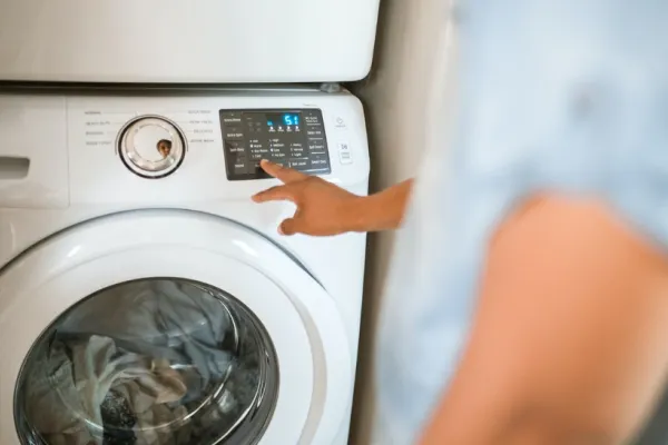 Cum să ai mereu lenjeria de pe pat dezinfectată și curată. Trucul banal care are grijă de sănătatea ta