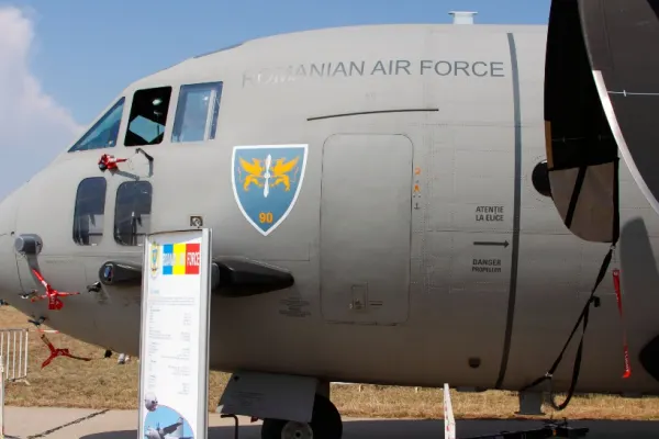 Pacienți cu arsuri, transportați la spital în Germania cu un avion al Armatei Române