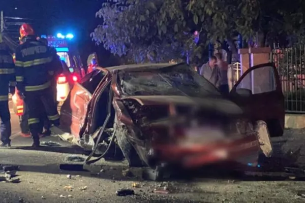 Accident mortal, provocat de un tânăr orbit de gelozie. I s-a părut că îşi vede fosta iubită în maşina altui bărbat