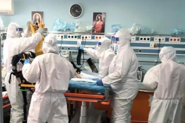 UPU Pantelimon are 45 de locuri și 50 de pacienți care așteaptă - Imagini de pe front publicate de ROvaccinare