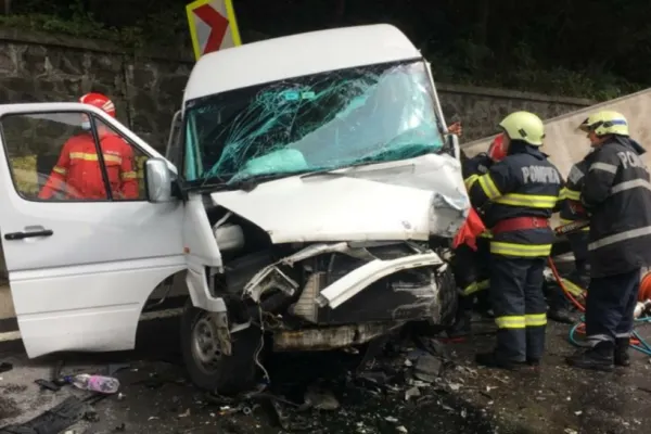 UPDATE: Traficul rutier s-a reluat, în urma accidentului GRAV din Mureş! 13 victime după impactul dintre două maşini