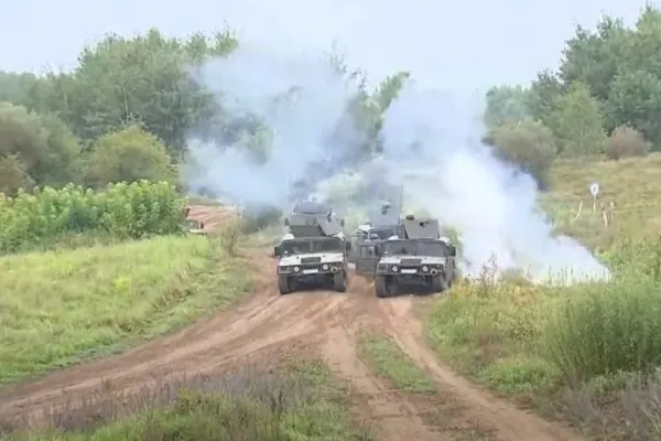 Trupe echipate de RĂZBOI la granița Poloniei, pe fondul tensiunilor dintre NATO și Rusia