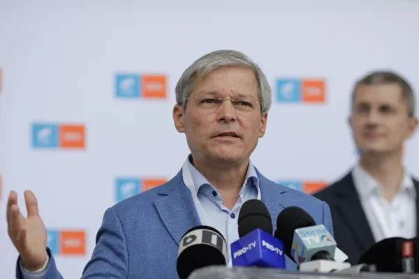 Csoma Botond (UDMR): Nu știm pe ce şi-a bazat președintele convingerea că ar putea exista o majoritate care l-ar vota pe Cioloș