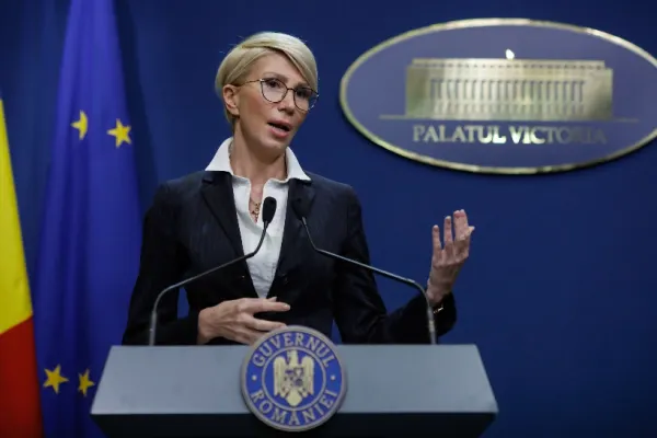 Turcan anunță schimbări în Legea salarizării - Guvernul va modifica și Legea PENSIILOR