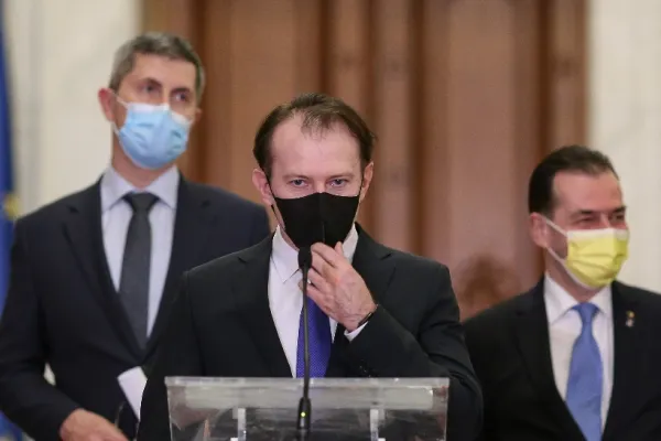 Surse: Miniștrii USR, demiși dacă susțin moțiunea, cu excepția unuia - cine scapă de remaniere. Cîțu: "Nu poți da jos propriul guvern, ca Dragnea"