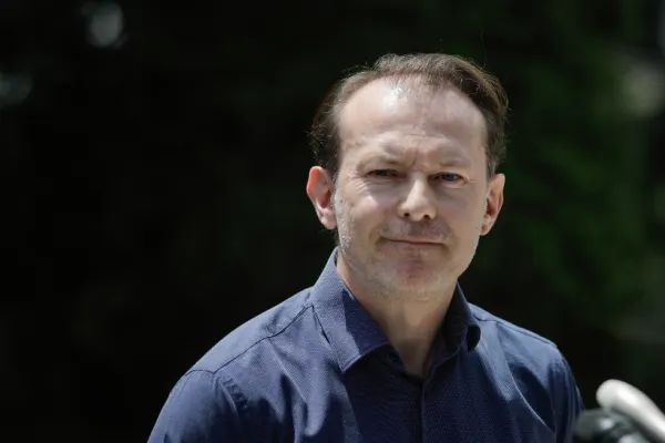 Prefecții și subprefecții demiși de Cîțu, mesaj comun: Premierul nu ia în serios actul guvernării, transformă totul într-un joc politic cu miză proprie