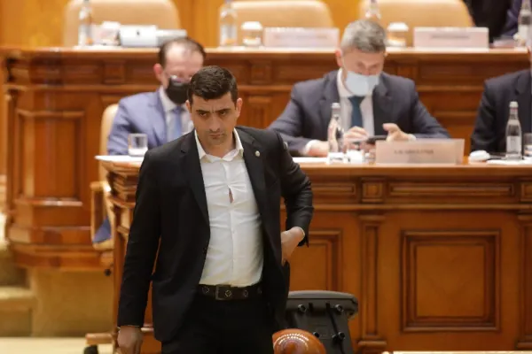 George Simion, către guvernanți: ”Mimați reforme, vă jucați cu sănătatea națiuni. Sunteți asasinii națiunii României”