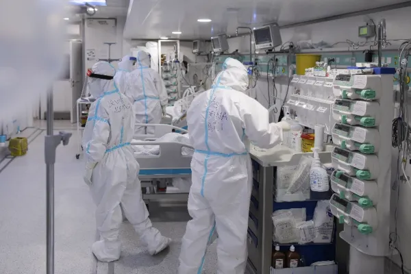Viorel Hușanu, Sanitas București: „Cadrele medicale nu au bani pentru teste zilnice anti-Covid și nu vrem nici vaccinarea obligatorie. Vom organiza proteste”