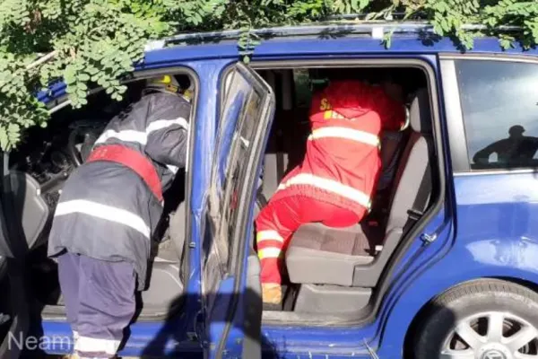 Patru drumari reţinuţi după ce au furat 240 de lei de la victimele unui accident rutier