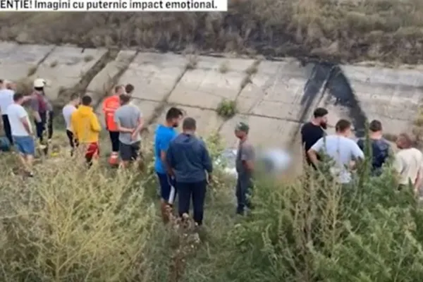 Două accidente groaznice au avut loc sâmbătă - Un tânăr a murit după ce a căzut cu mașina într-o râpă. Un alt șofer s-a răsturnat într-un canal de irigații