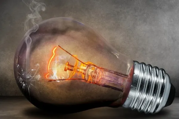 UDMR cere înghețarea prețurilor la energie pentru 6 luni - Ce prevede proiectul din Parlament