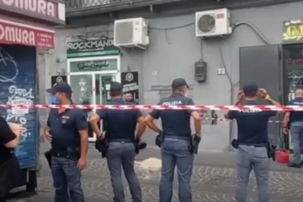 VIDEO | Un copil de 4 ani a murit după ce a fost scăpat de la balcon, în Italia. Detalii șocante din anchetă