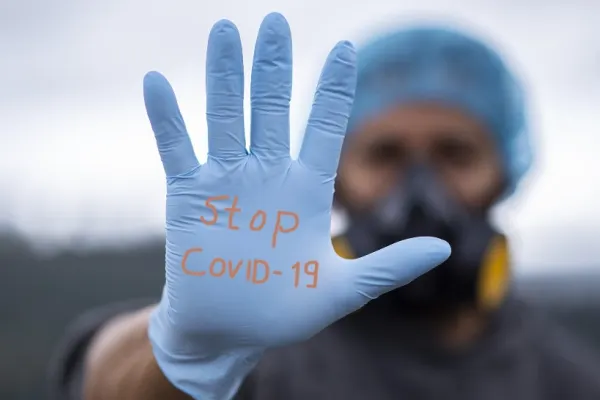 Focare masive de Covid-19 în centrele rezidențiale din Sibiu - Zeci de beneficiari și angajați, testați pozitiv
