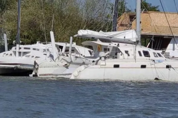 Accident naval, în Delta Dunării: 3 ambarcațiuni de lux, distruse pe Canalul Sulina