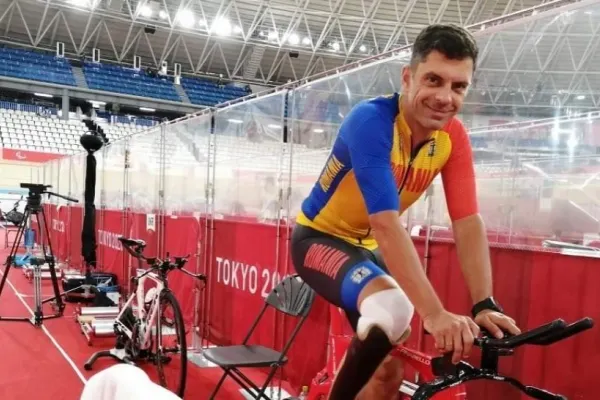 Eduard Novak, un nou scandal. Nu i-a așteptat la aeroport pe canotorii "de aur" pentru că n-a fost invitat