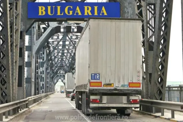Proteste ale șoferilor români și bulgari împotriva restricțiilor COVID-19, pe drumul spre Podul Ruse-Giurgiu