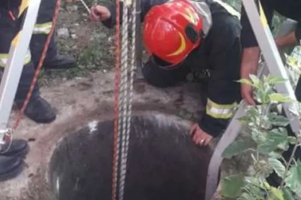 Accident teribil - O femeie a căzut într-o fosă septică - Pompierii au intervenit de urgență