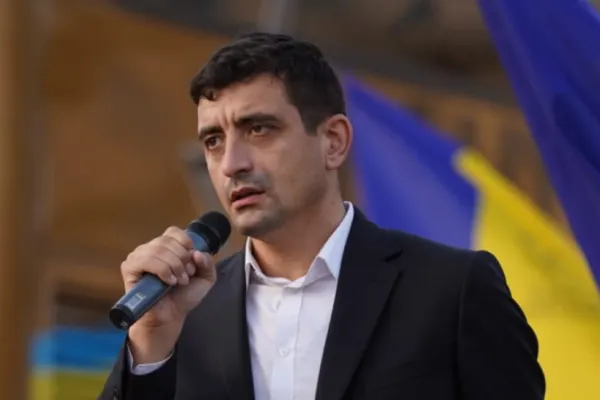 SCANDAL în plen - George Simion, REVOLTĂ față de noile reguli din Parlament. Liderul AUR a făcut LIVE deși este INTERZIS