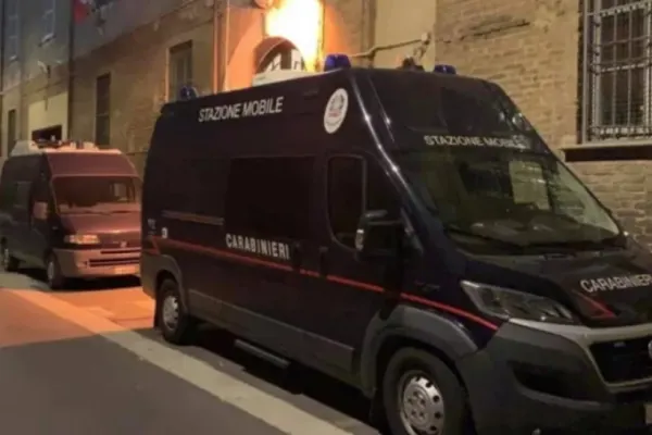 Incident tragic în Italia. Român găsit mort, după ce s-a spânzurat de balustrada balconului