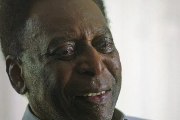 Pele se confruntă cu probleme mari de sănătate. Fostul mare fotbalist a fost operat de urgență