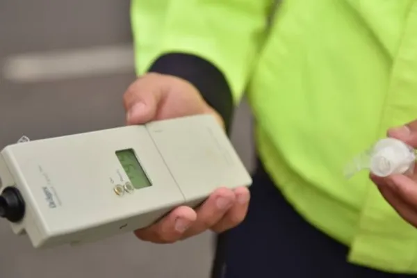 Poliţist cu alcoolemie record, către agenţii de la Rutieră, după ce a provocat un accident: "Când ies din puşcărie, vă împuşc pe toţi!"