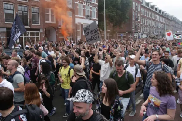 Proteste de amploare în Olanda, Austria şi Turcia. Care sunt nemulțumirile oamenilor