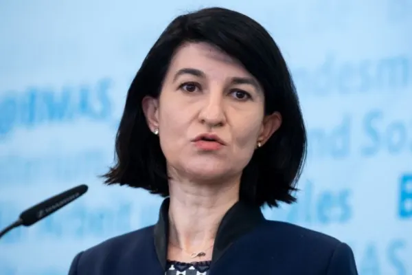 Violeta Alexandru părăsește grupul PNL: „Eu nu sunt din această poză cu PSD”