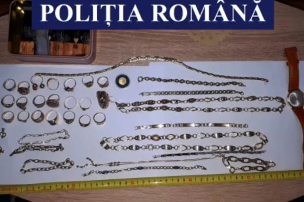Monede din perioada romană şi din epoca medievală, descoperite de polițiștii constănțeni, în urma unor percheziții