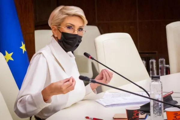 Raluca Turcan, mesaj dur pentru Dacian Cioloș: ,,Mâine, guvernul nu va trece de Parlament”