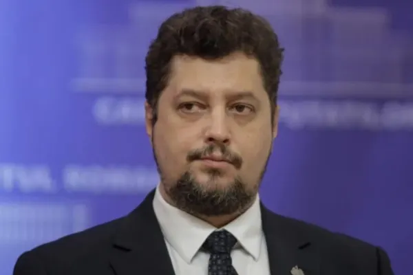 AUR cere CREȘTEREA numărului de aleși pentru Diaspora: PROPUNEREA depusă în Parlament