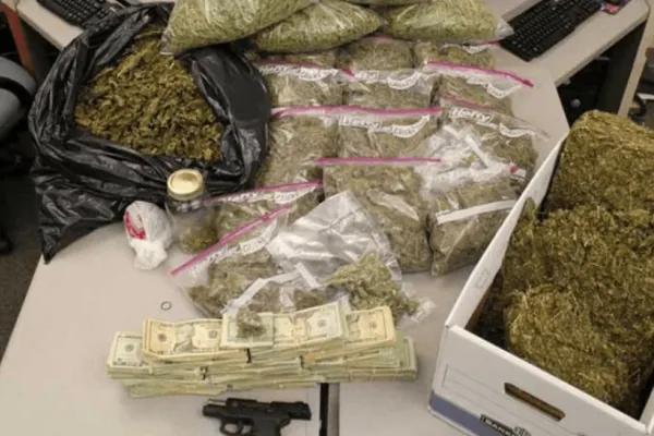 Cafeneaua din centrul Bucureștiului a unui renumit sportiv, loc ideal pentru droguri! Polițiștii au confiscat cannabis și cocaină
