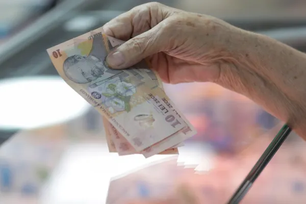Pensionarii ies, astăzi, în stradă. Proteste în toată țara. Se cere DEMISIA lui Florin Cîțu