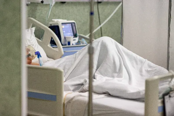 DEZASTRUL din sănătate. La Spitalul de Urgență Pitești există un singur medic ATI la 12 săli de operații