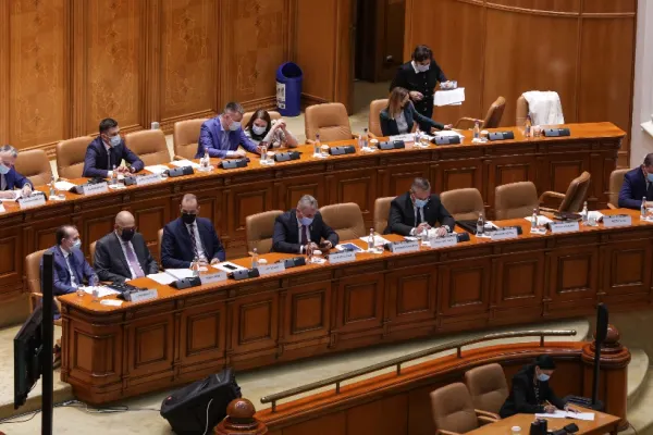 Presa internaţională, despre demiterea Guvernului Cîţu: Deschide o perioadă de instabilitate politică