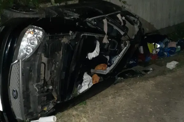 Accident cumplit, în Giurgiu: 2 morți și 3 răniți, după ce o mașină s-a izbit de un TIR