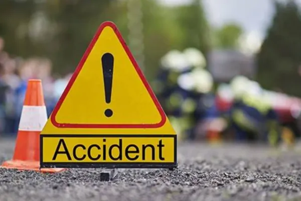 Accident pe DN1 cu 3 autoutilitatre: O persoană a ajuns la spital. Trafic restricționat