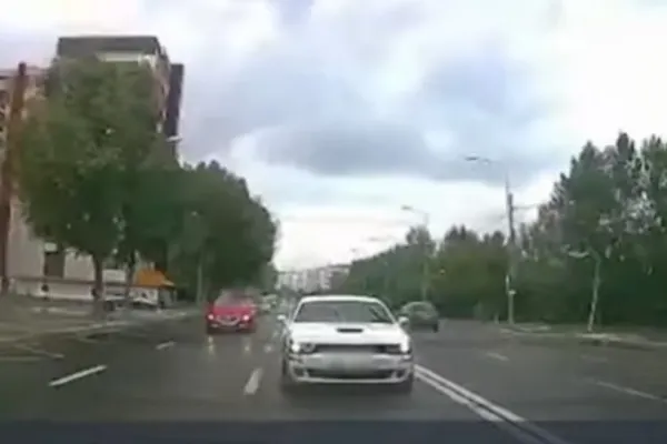 Accident mortal, la Mamaia. Înainte de tragedie, victima dădea flash-uri mașinilor din față - VIDEO