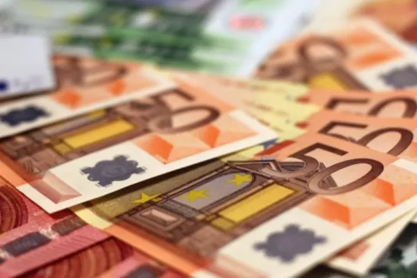 România - Scumpirile continuă, risc de inflație. Ce spune Comisia Europeană despre pensii
