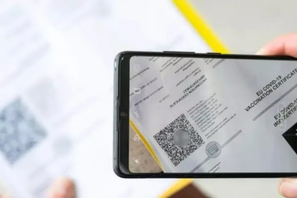 AVERTISMENTUL unui medic din Capitală: Există grupuri de Facebook care vând certificate Covid! Poliția a intrat pe fir