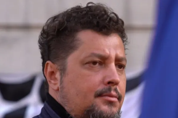 AUR a atacat la Curtea de Apel noile restricții impuse de Guvern