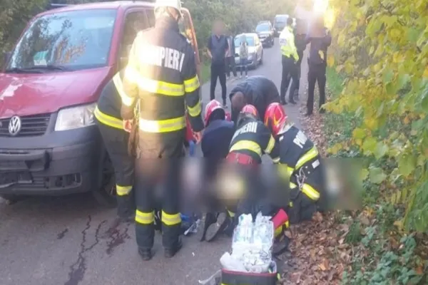 Accident grav, în Cluj. Un bărbat care conducea un moped a murit după ce a fost izbit de o dubă